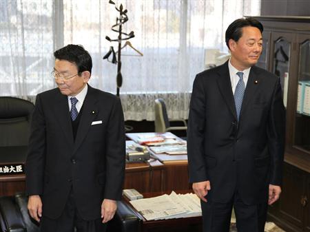 日本財(cái)政大臣卸任時(shí)意外講中文。